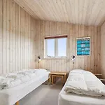 Fiona - 800m From The Sea By Interhome Lakolk
