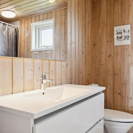 Holiday home Fiona - 800m From The Sea In Western Jutland By Interhome Lakolk